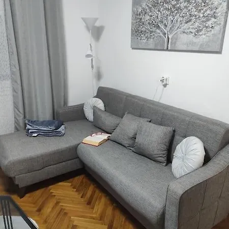 Nina Zagreb